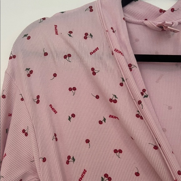 Skims Cherry Robe - Picture 3 of 3